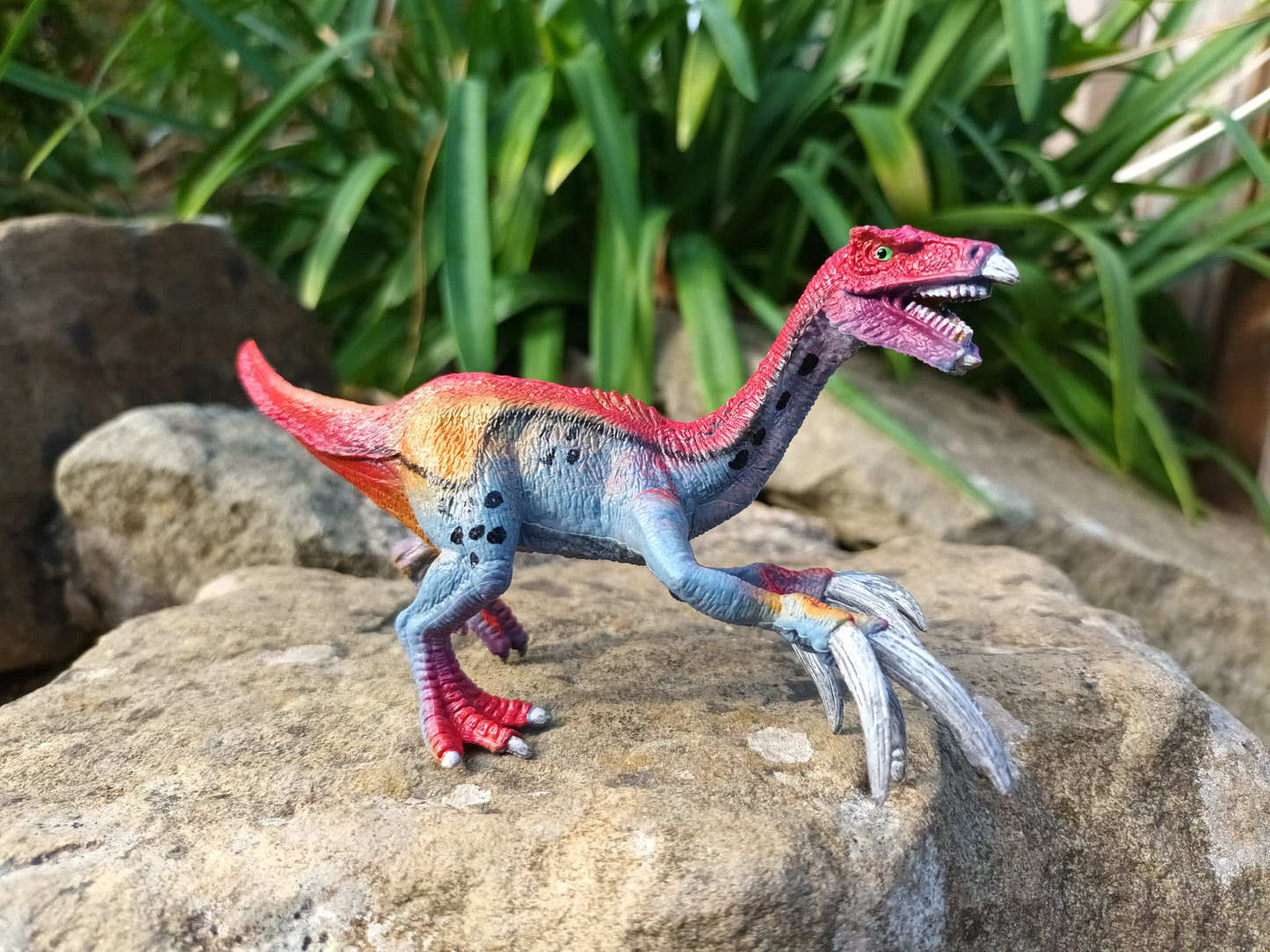 Therizinosaurus Model - Small